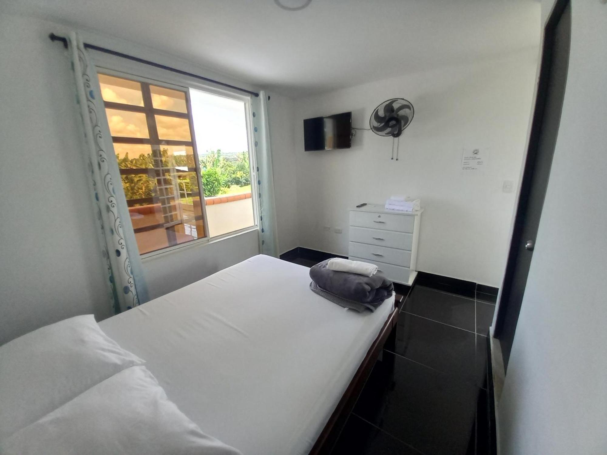 Lodge Sol De Maiz *